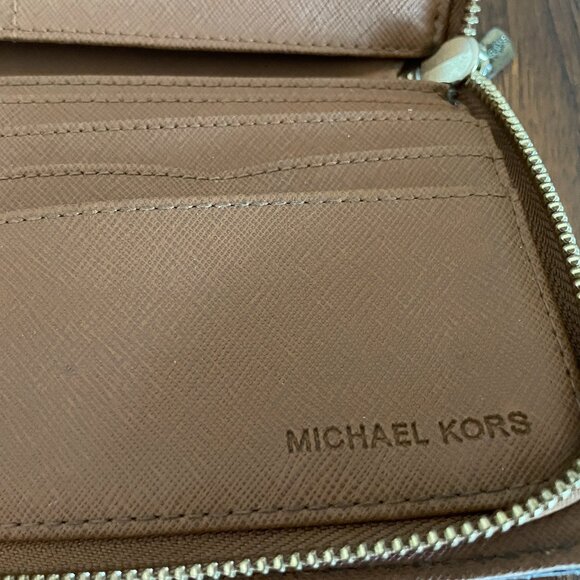 Michael Kors Hamilton Leather Wallet Cream White, Zip Around Wallet 8" x 4" - Picture 5 of 8